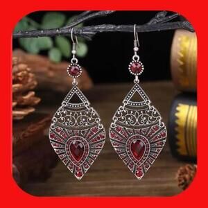 New Gorgeous Regal Collection 
Beautiful Red Earrings